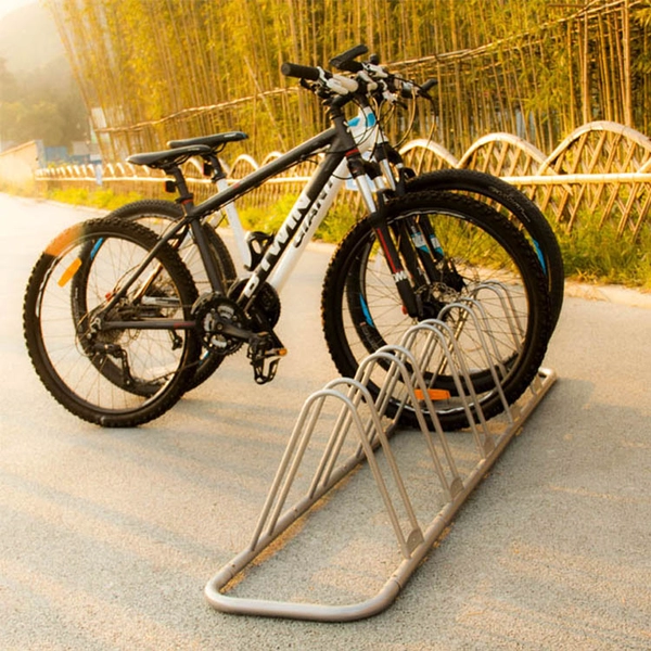 Chine Porte-vélos enduit de poudre triangle de nouvelle arrivée pour 5 vélos fabricant