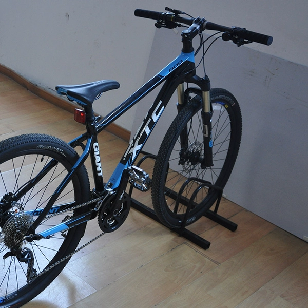 China Stehen Sie auf 2 Ständer Schulkombination Heißer Verkaufs-Fahrrad-Multiständer Hersteller