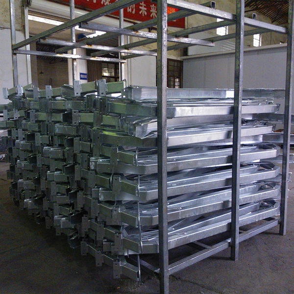 Chine Support semi-vertical pour 5 vélos avec rangement et parking pour l'extérieur fabricant