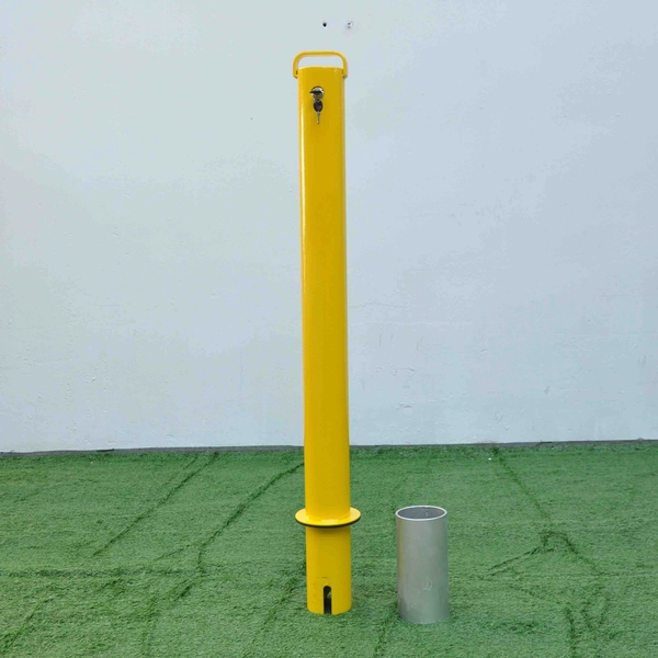 China Op maat gemaakte bolderbarrières Reflecterende bolders voor buiten fabrikant