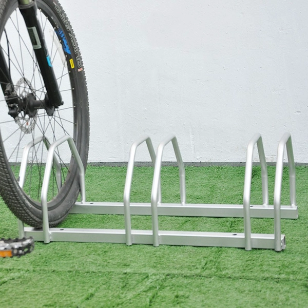 China Suporte de bicicleta externo personalizado para exibição de 3 bicicletas suporte de chão fabricante