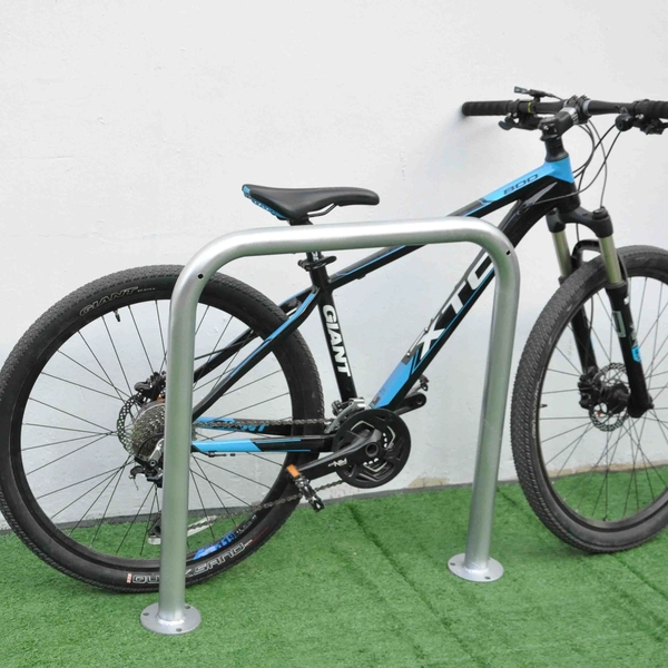 China Kundenspezifischer, verzinkter, U-förmiger umgekehrter Fahrradständer Hersteller
