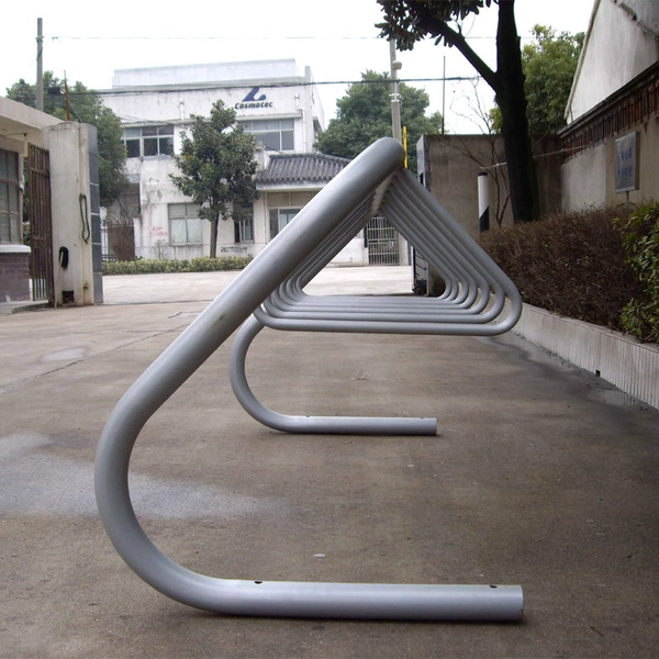 China Andar para cima para bicicletas esportivas pesadas, suporte de armazenamento seguro, estacionamento em rack fabricante