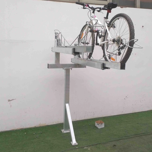 China Rack de bicicleta de dois andares com revestimento em pó para bicicletas de estacionamento fabricante