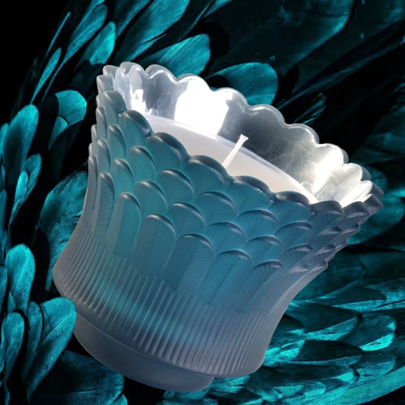 China Eleganter Duftkerzenbehälter aus Glas in Federkronenform für Hochzeitsdekorationen Hersteller