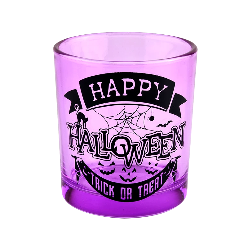 Halloween-Feiertagsdekoration, lila Kerzenglas aus Glas, schwarzer Schriftzug, Graffiti, das für die Kerzenherstellung verwendet wird