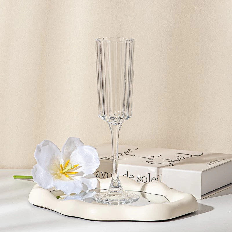 Stemware til vin, champagne, whisky, cocktails, stearinlys