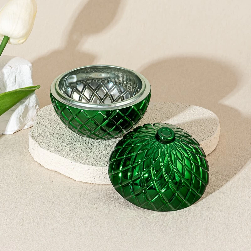 China Custom Christmas Spherical Glass Candle Jar with Lid Diamond Grid Pattern Decorative Jar manufacturer