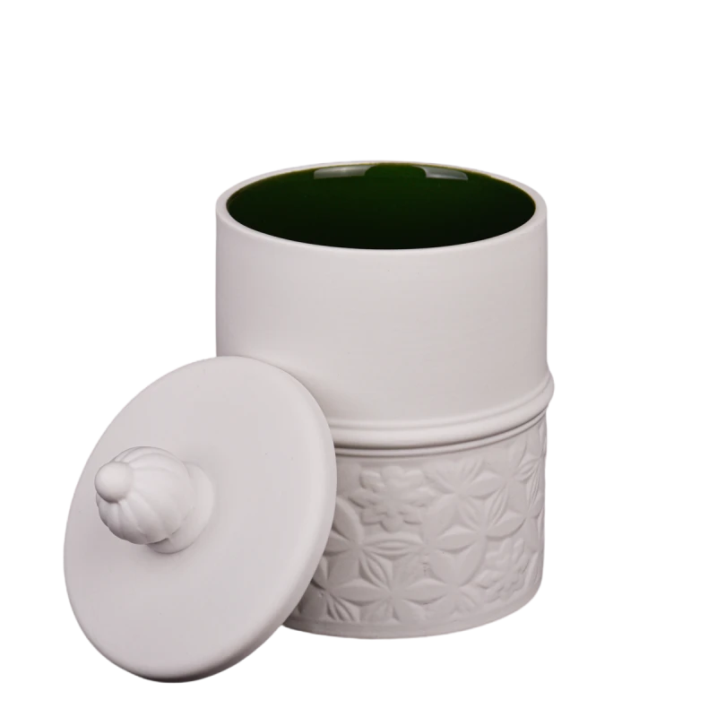 حامل شموع من السيراميك باللون الأبيض والأخضر الداكن مع غطاء مخصص