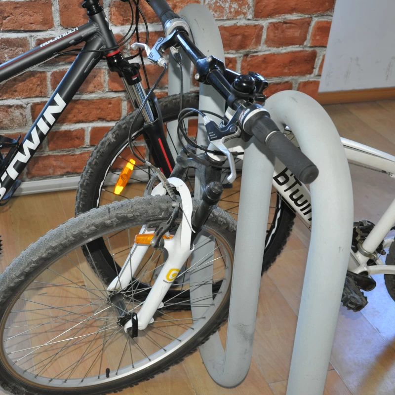 China Floor Mounted Powder Coating Steel Wave Bike Storage manufacturer