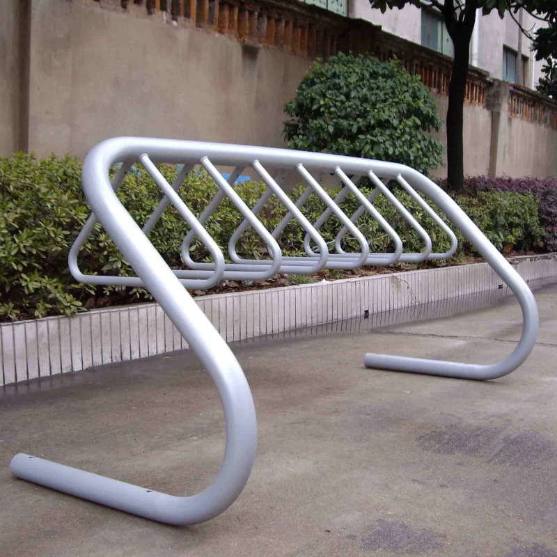 China Bodentyp Edelstahl Dreieckschleife Fahrrad Parkplatz Ständer Hersteller