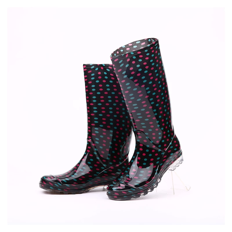 China 202-5 non safety black shiny women rain boots manufacturer