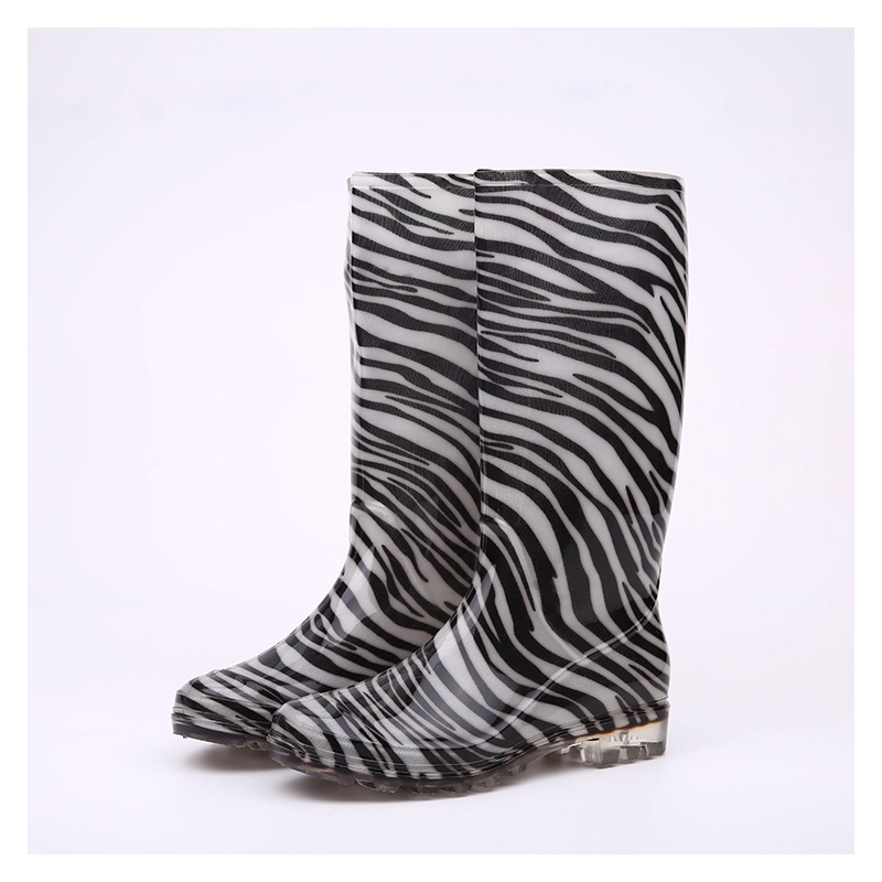 China 202-6 light weight cheap shiny women pvc rain boots manufacturer