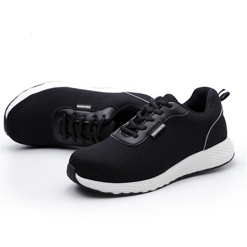 China 702 Anti slip oil resistant rubber sole anti puncture sport safety shoes with steel toe manufacturer