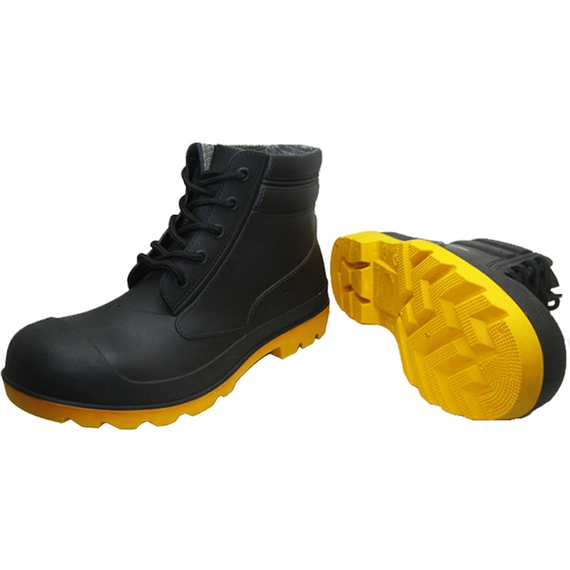 中国 Very cheap and durable ankle pvc rain shoes with steel toe and steel plate メーカー