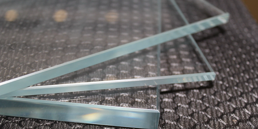 high transparency ultra clear low iron glass