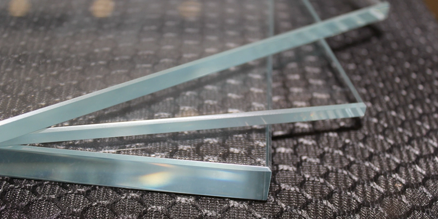 ultra clear glass low iron glass supplier