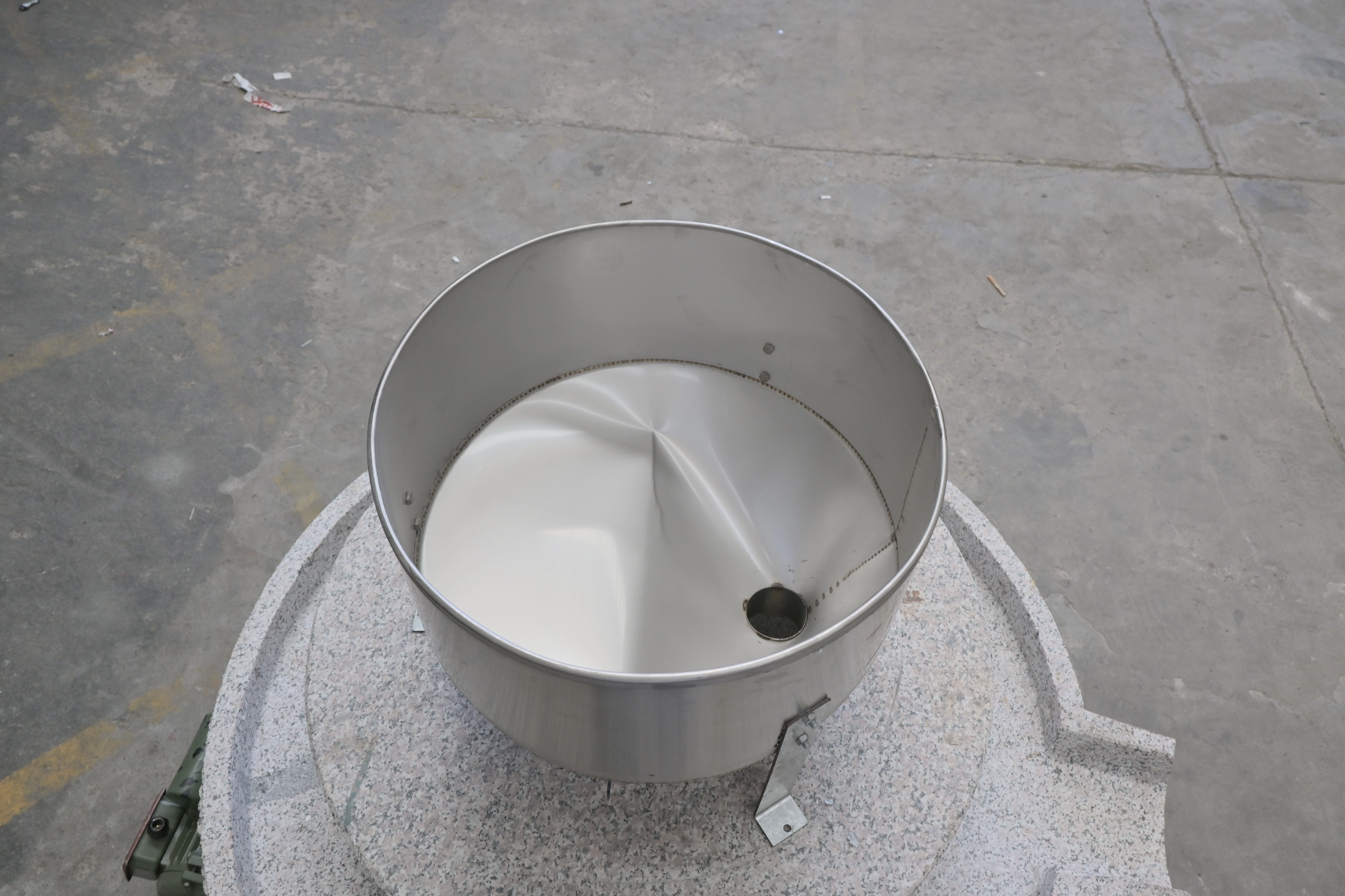 tea granule feed hopper