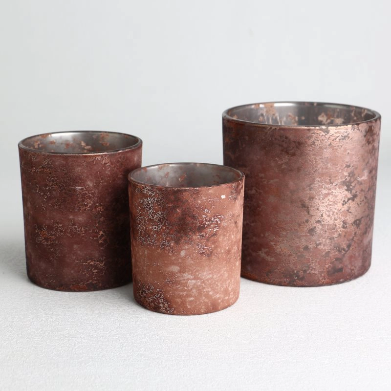 Ensemble de tasses à bougies vides rouge rouille rétro en détresse