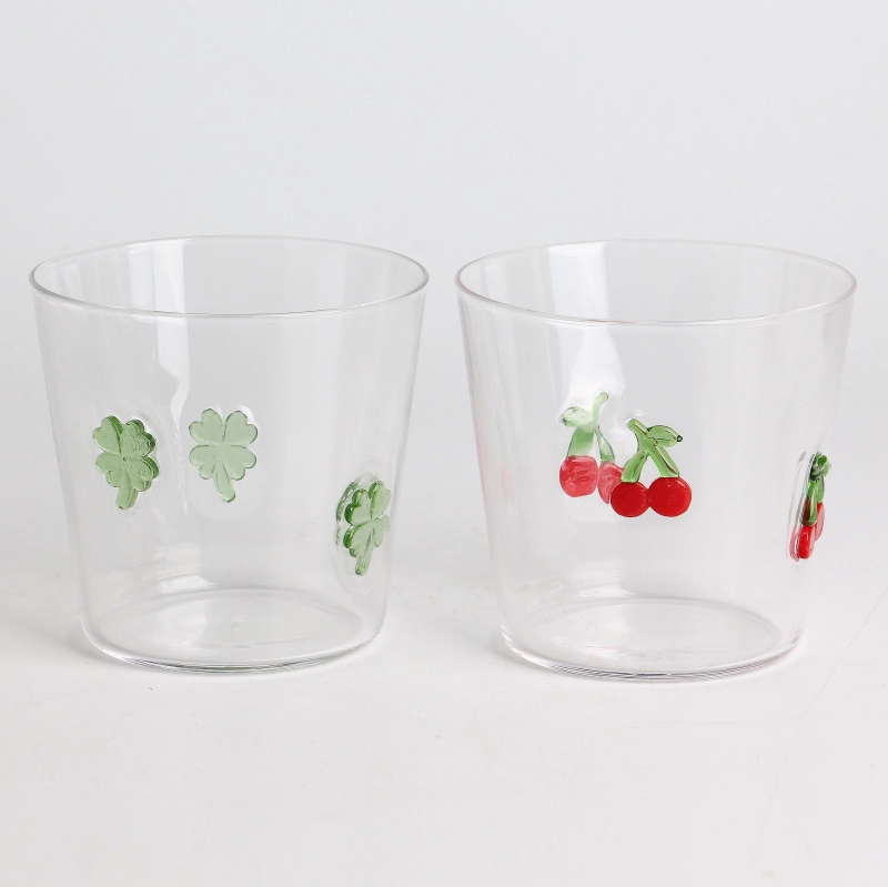 Handgeblazen aangepaste 3D Clover Inlay Design 300ml 10oz hoge borosilicaatglas Tumbler cup