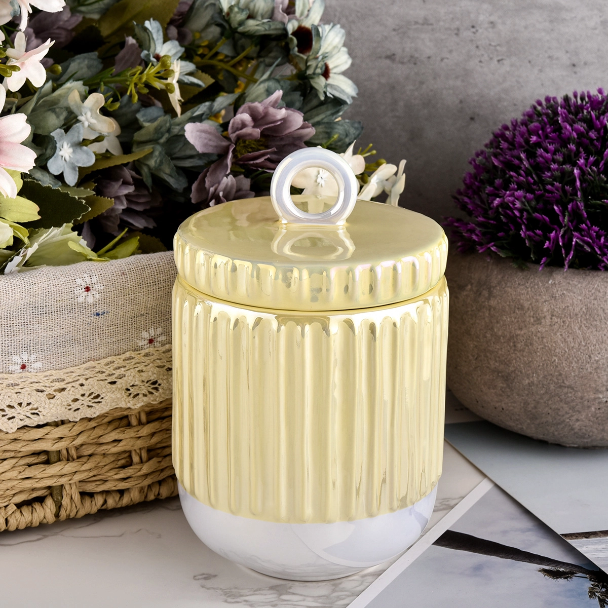 irridescent scented ceramic candle jars with lids for 10oz wax filling