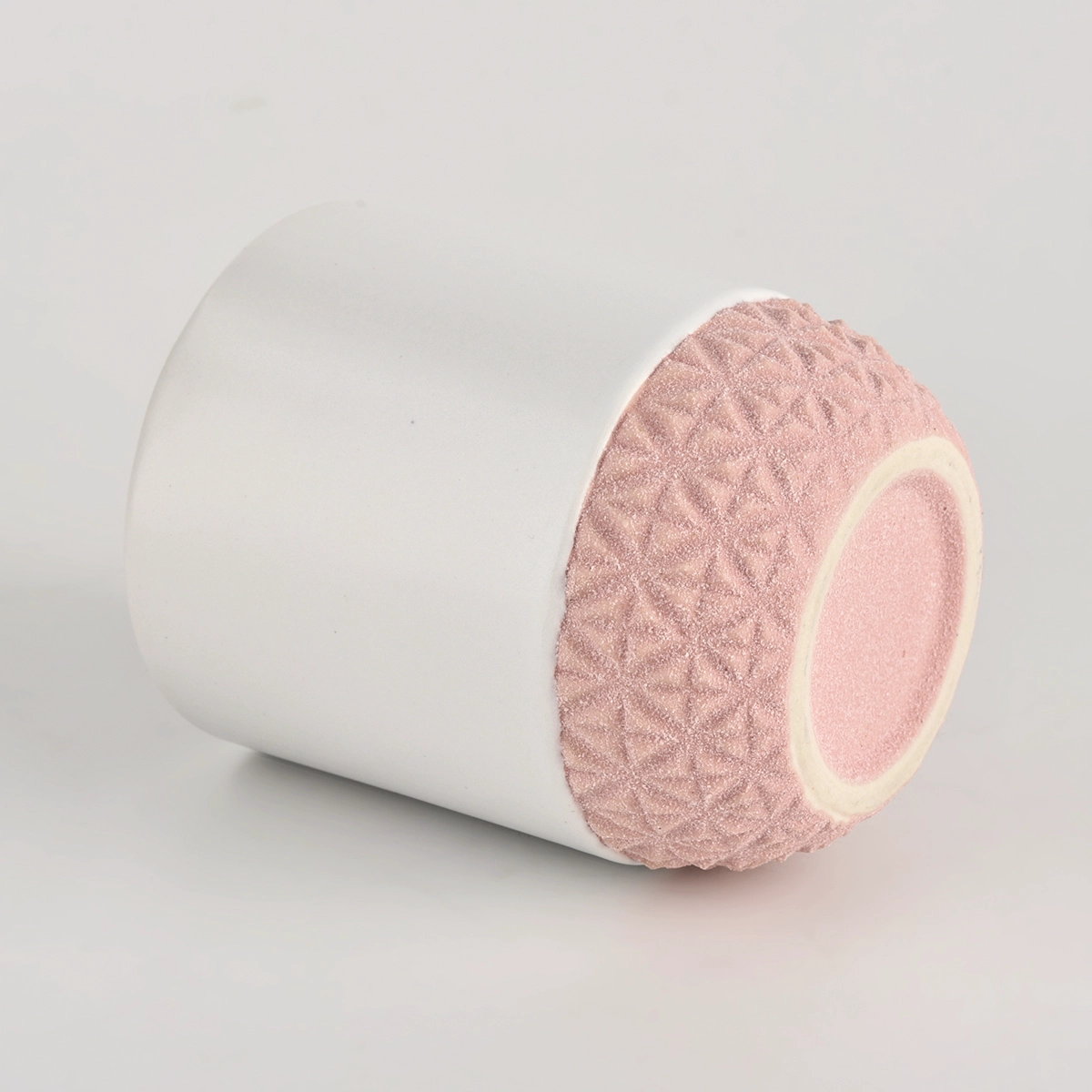 Matte color ceramic candle containers and lids with emboss pattern - COPY - 3f2emk
