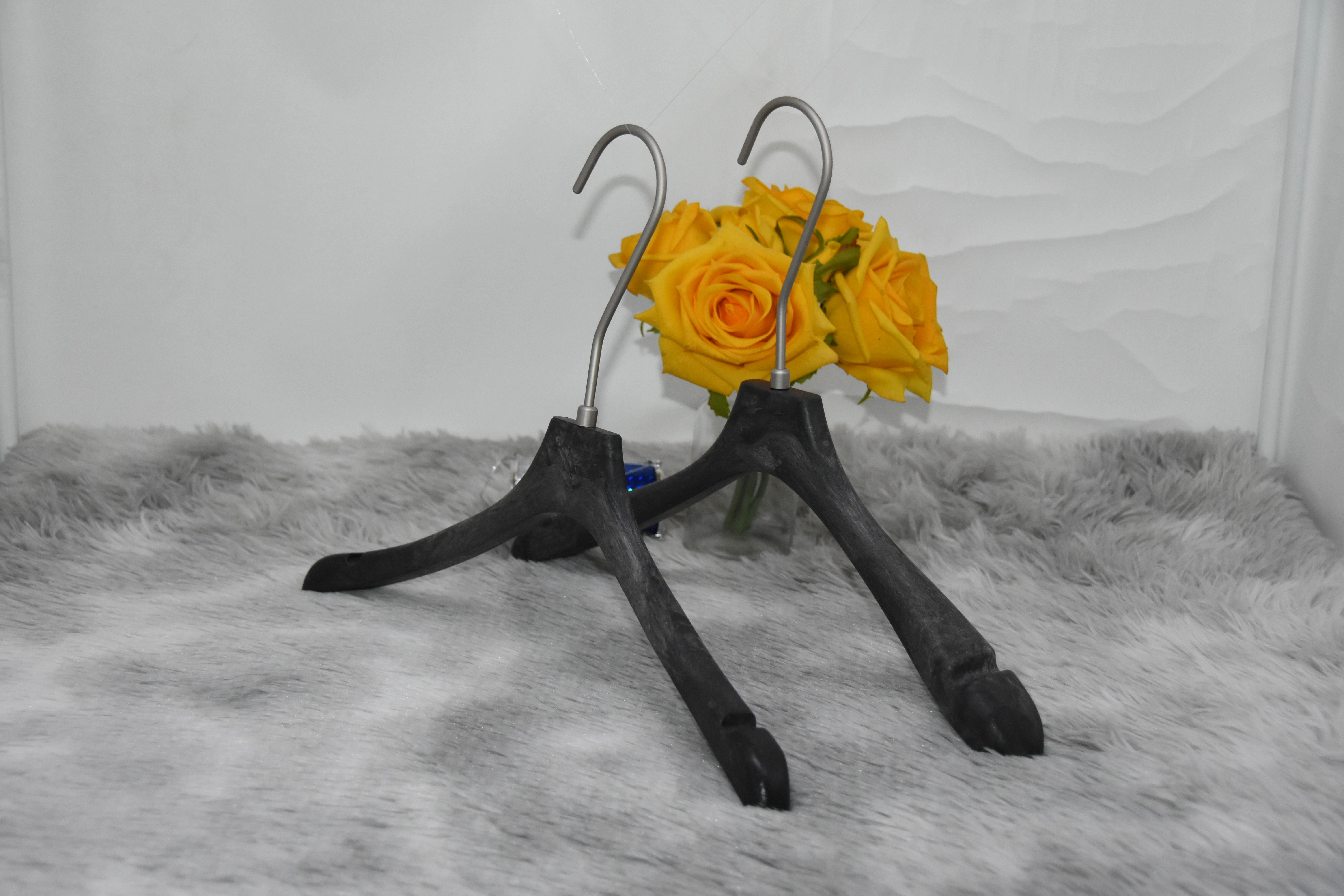 Non-slip Antique Custom Dress Shirt Plastic Resin Hangers Factory Supplier