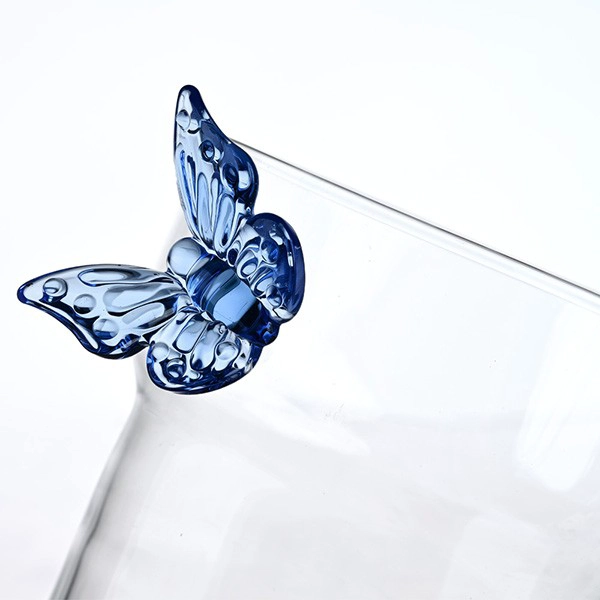 Cawan kaca borosilicate yang tinggi dengan hiasan rama -rama 3D | Glassware minum hiasan