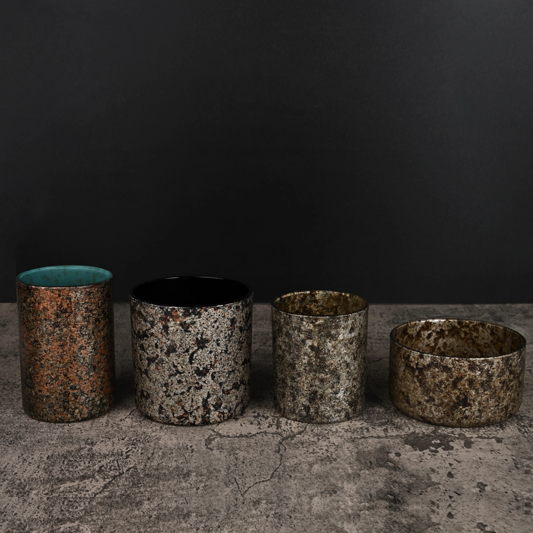 Wholesale premium scented candle containers with gold edging