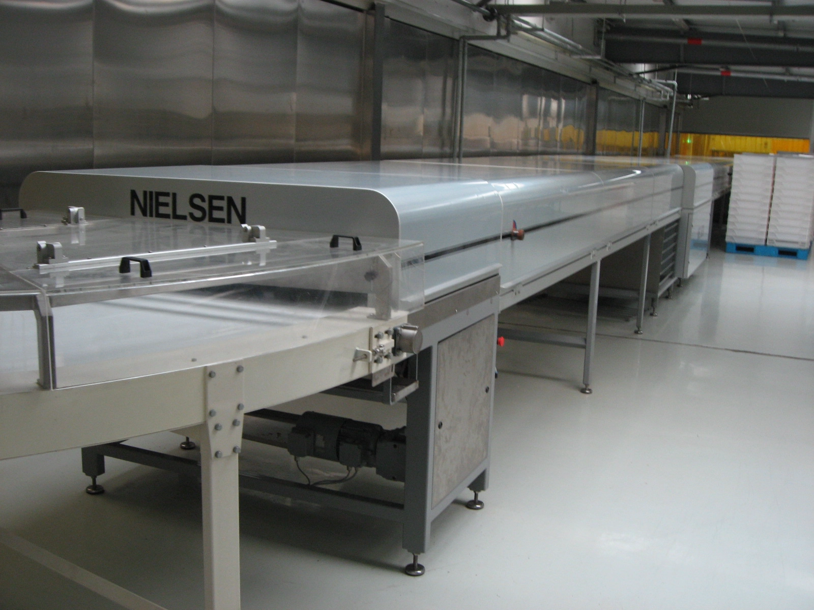 China AMC Food Industry Small Scale Production Cooling Tunnel Machine manufacturer