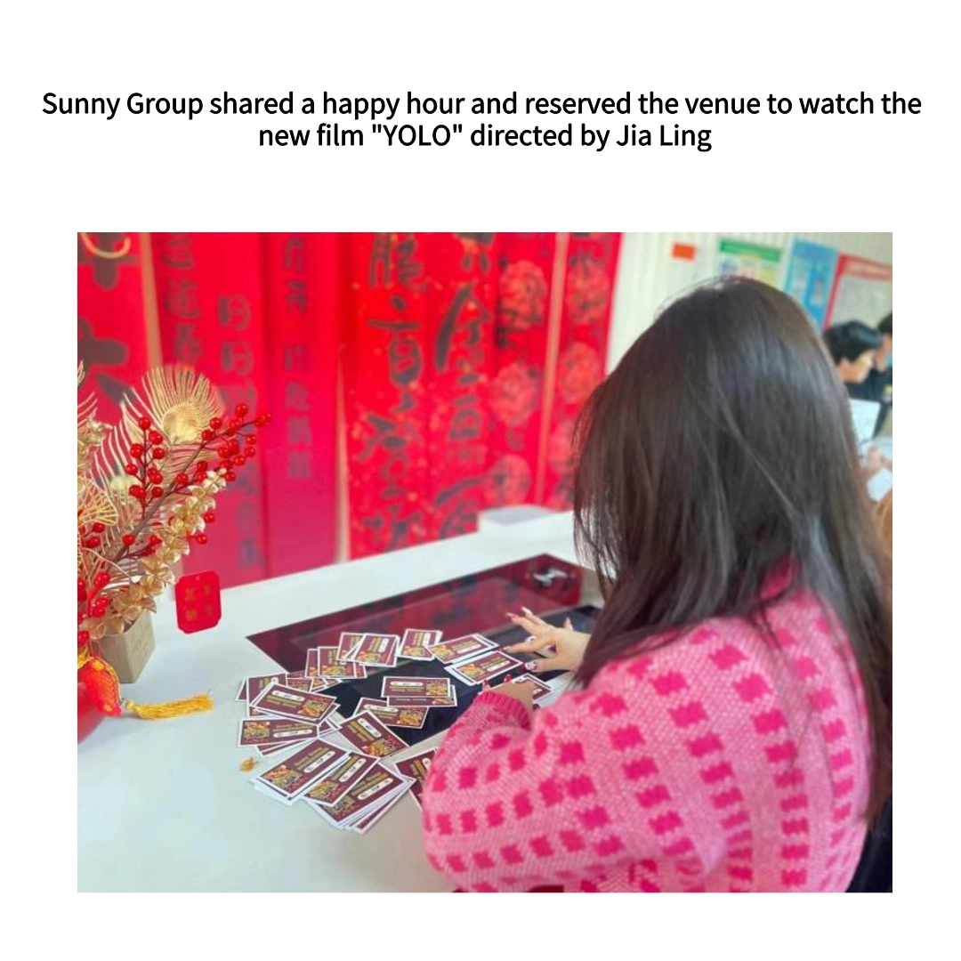 Sunny Group shared a happy hour and reserved the venue to watch the new film Sunny Group shared a happy hour and reserved the venue to watch the new film