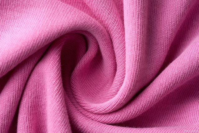 Chemische Fasern erläutert: Typen, Eigenschaften und Strickanwendungen Chemische Fasern erläutert: Typen, Eigenschaften und Strickanwendungen
