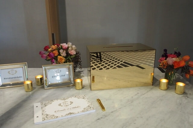 How can I use glass candle holder for my centerpieces at my wedding?