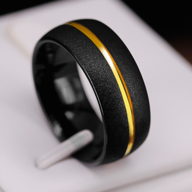 Exquisite 8mm sandgestrahlt wölbte zweifarbige Wolframkarbidring Gold- und Black Herren Wolfram-Hochzeitsband China Lieferant