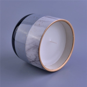 Marmorduftlys i keramisk stearinlysburk med marmorskilt
