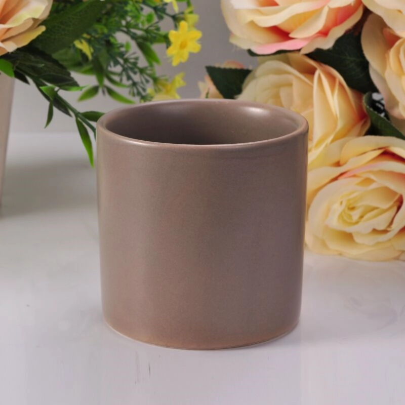 ASTM Passed Cylinder Brown Color Glazed Ceramic Candle Holder with Low MOQ