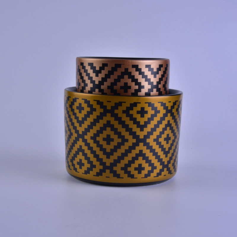 Popular classical scarf pattern on ceramic candle holder