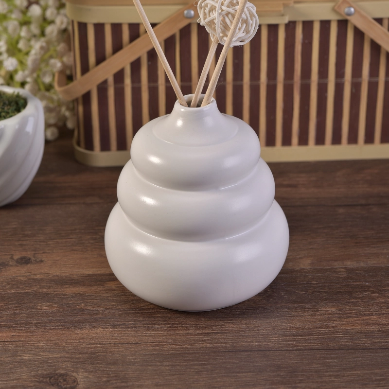 White unique handmade ceramic diffuse bottles wholeasle