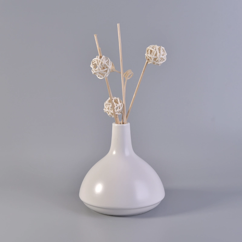 Ceramic oil diffuser bottles
