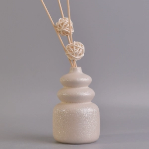 Ceramic diffuser bottles with pearl galzing color