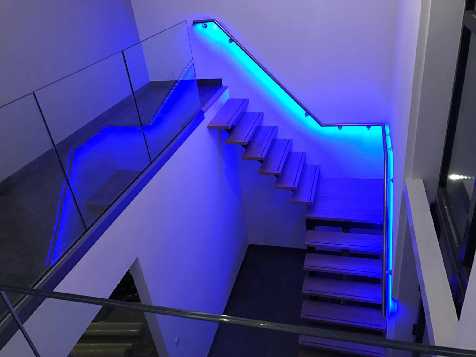 Barandilla de luz LED luminosa de acero inoxidable para escaleras
