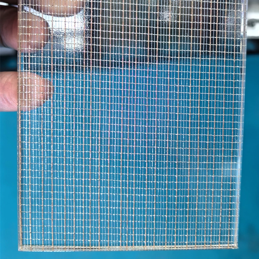 Vetro ignifugo laminato temperato trasparente laminato a rete metallica a basso contenuto di ferro