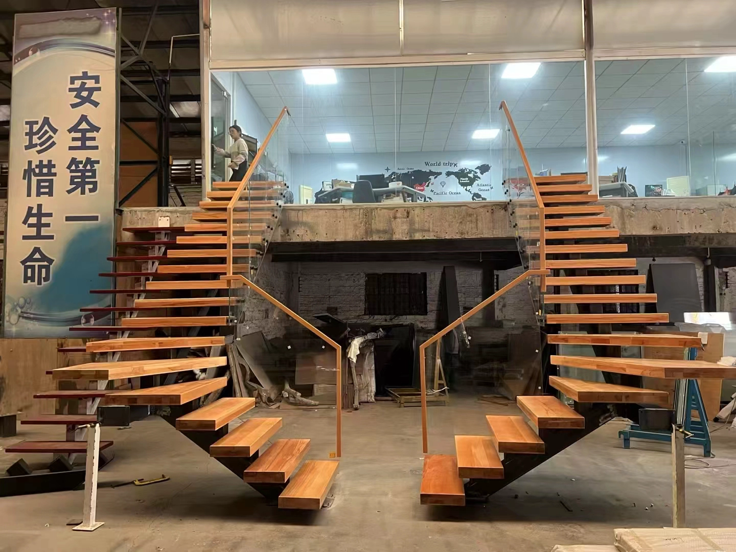 Wood Tread Stringer Floating Straight Stairs Central Spine with Frameless Glass Railing Stairs - COPY - ibmaw0