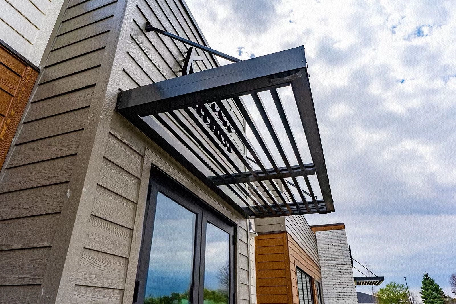 Tende da sole in alluminio personalizzate per porte e finestre con tettoia per patio 6063-T5