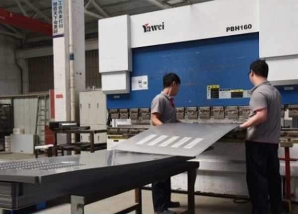 Benutzerdefinierte Aluminiumblechherstellung: Erstellen einer präzisen Metall -Leinwand für innovative Projekte