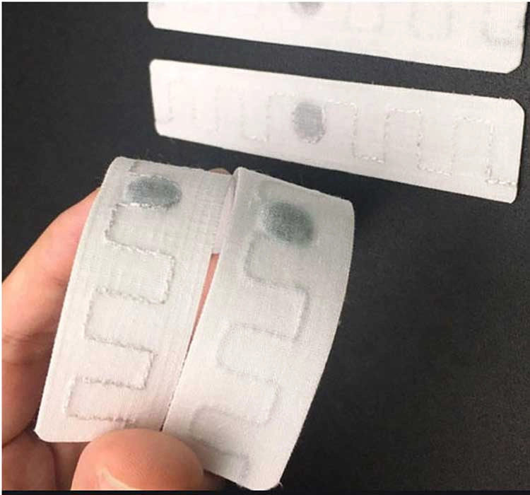 China Washable UHF RFID Laundry Tag For Automatic Laundry Industry manufacturer