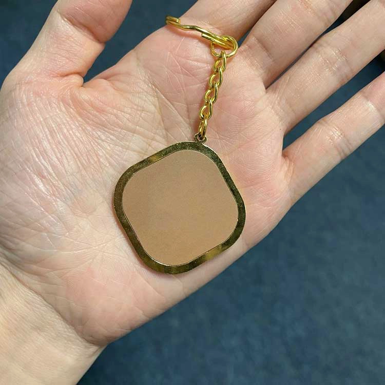 Cina Portachiavi personalizzato in metallo dorato con specchio NFC NTAG213 Produttore di etichette per chiavi in ​​metallo dorato produttore