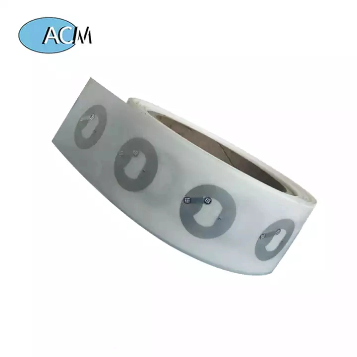 Chine Impression de Logo de taille personnalisée 13.56Mhz adhésif d'étiquette humide RFID étiquette intelligente papier passif sec Tag213 NFC étiquettes autocollant fabricant