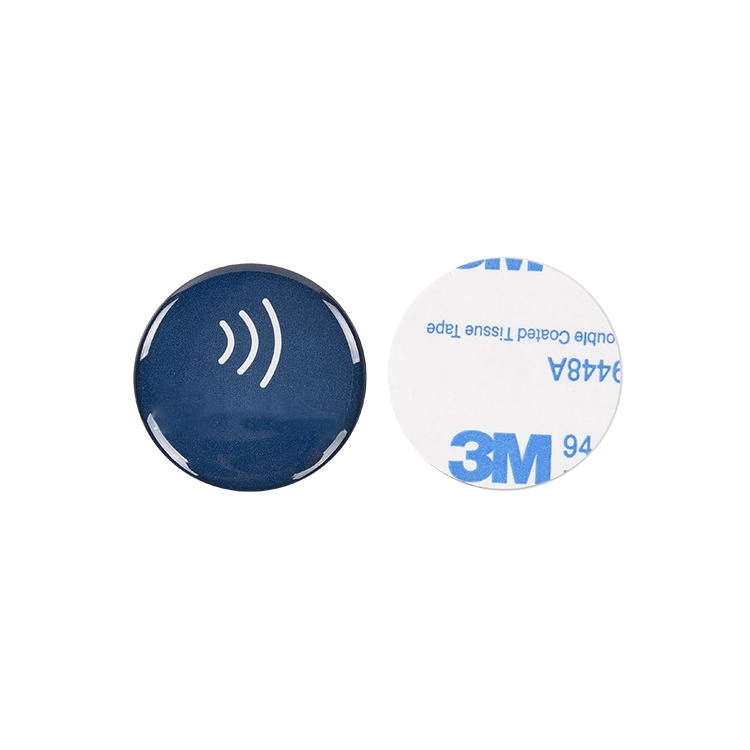 Chine Étiquette NFC étanche personnalisée Étiquette époxy NFC pour médias sociaux pour le partage d'informations de contact fabricant