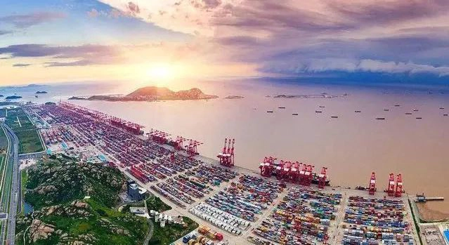 How to deal with sea freight shipping surcharge